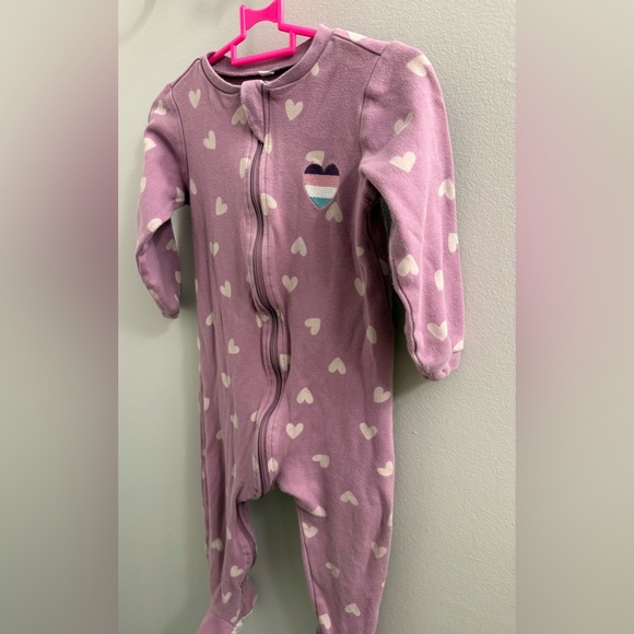 Pekkle | Purple and White Heart Print Baby Girl’s Onesie Footie - Picture 2 of 7